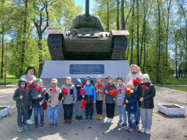 Экскурсия к памятнику "Танк Т-34" Экскурсия к памятнику "Танк Т-34".